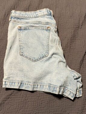 A&F the dad short, high rise